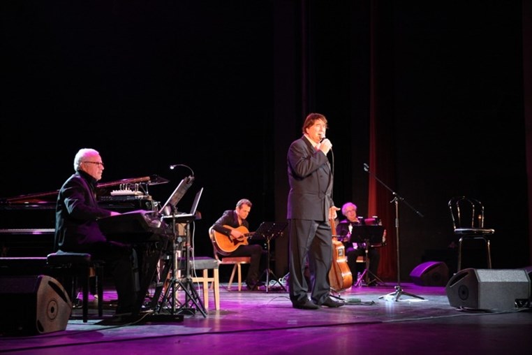 Bernard Sauvat Au Casino Du Liban